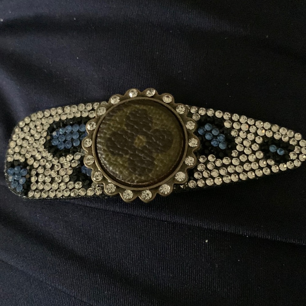 Upscale rhinestone lv hair clip! Never worn brand new!
